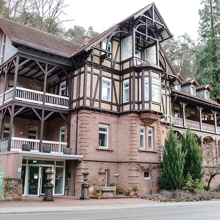 Ξενοδοχείο Luise 4*