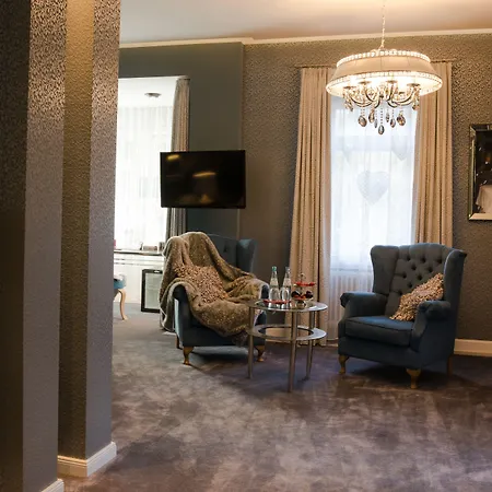 路易斯酒店 酒店 4*